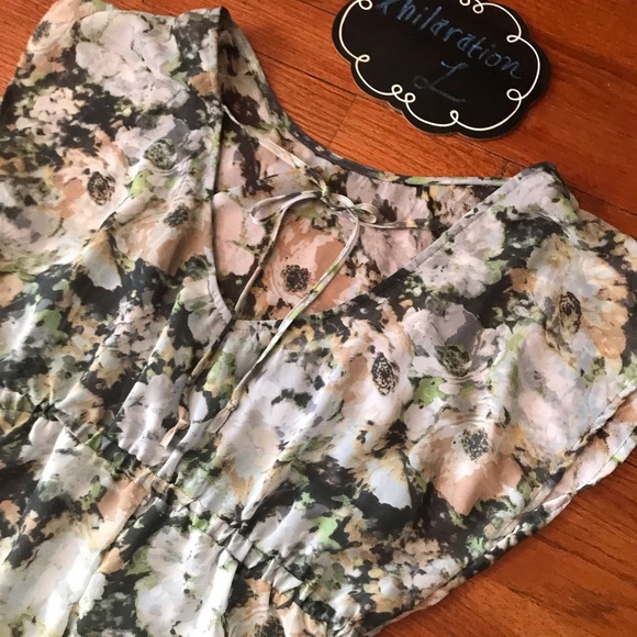 NWT Floral Dress with Double Pockets! - Picture 7 of 12